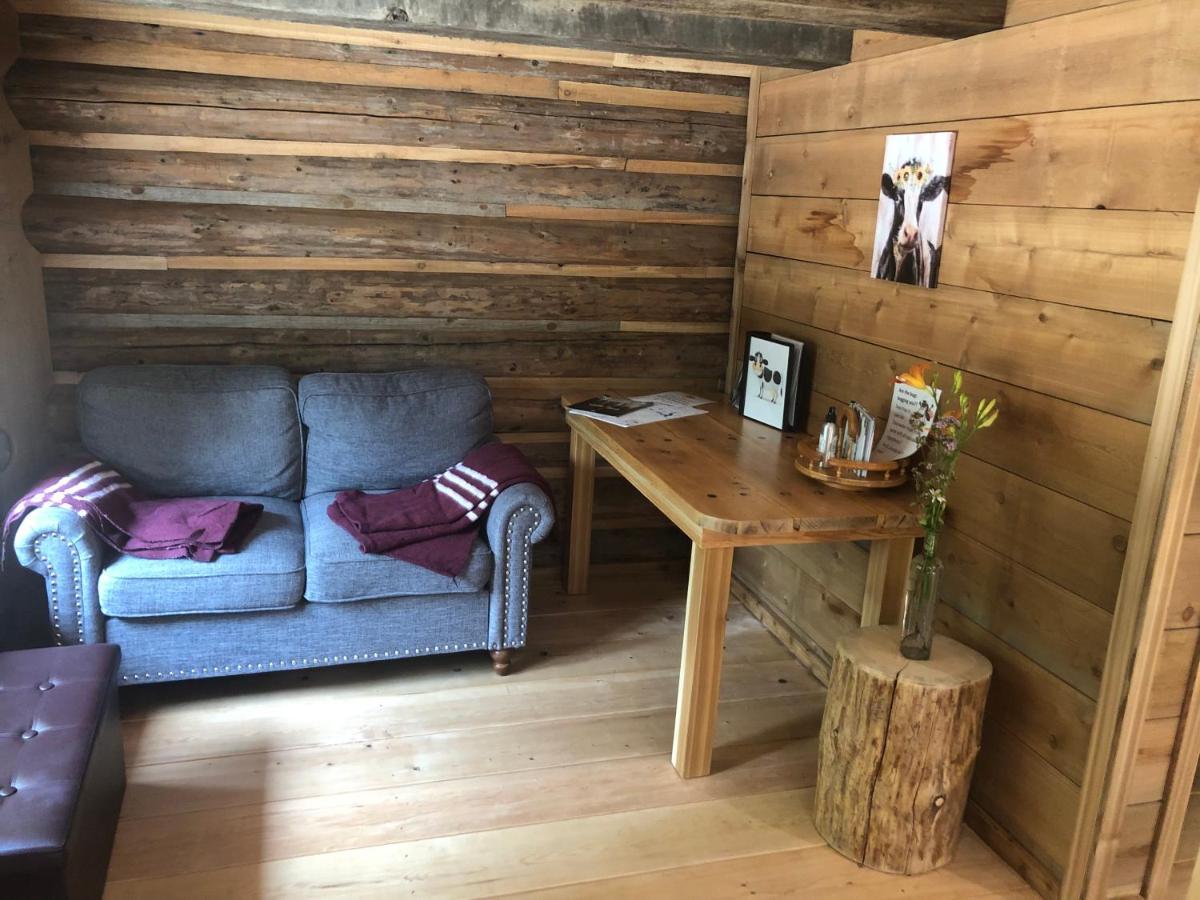 Chalet Mini Moo-light Cabin Clearwater