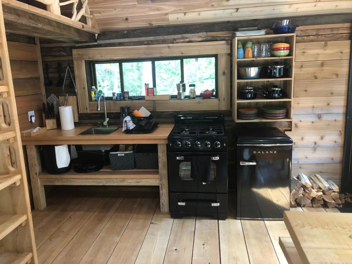 Chalet Mini Moo-light Cabin Clearwater